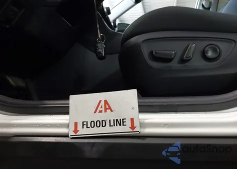 2021 Toyota Rav4 Xle z USA, uszkodzony, nr VIN 2T3W1RFV8MC122896